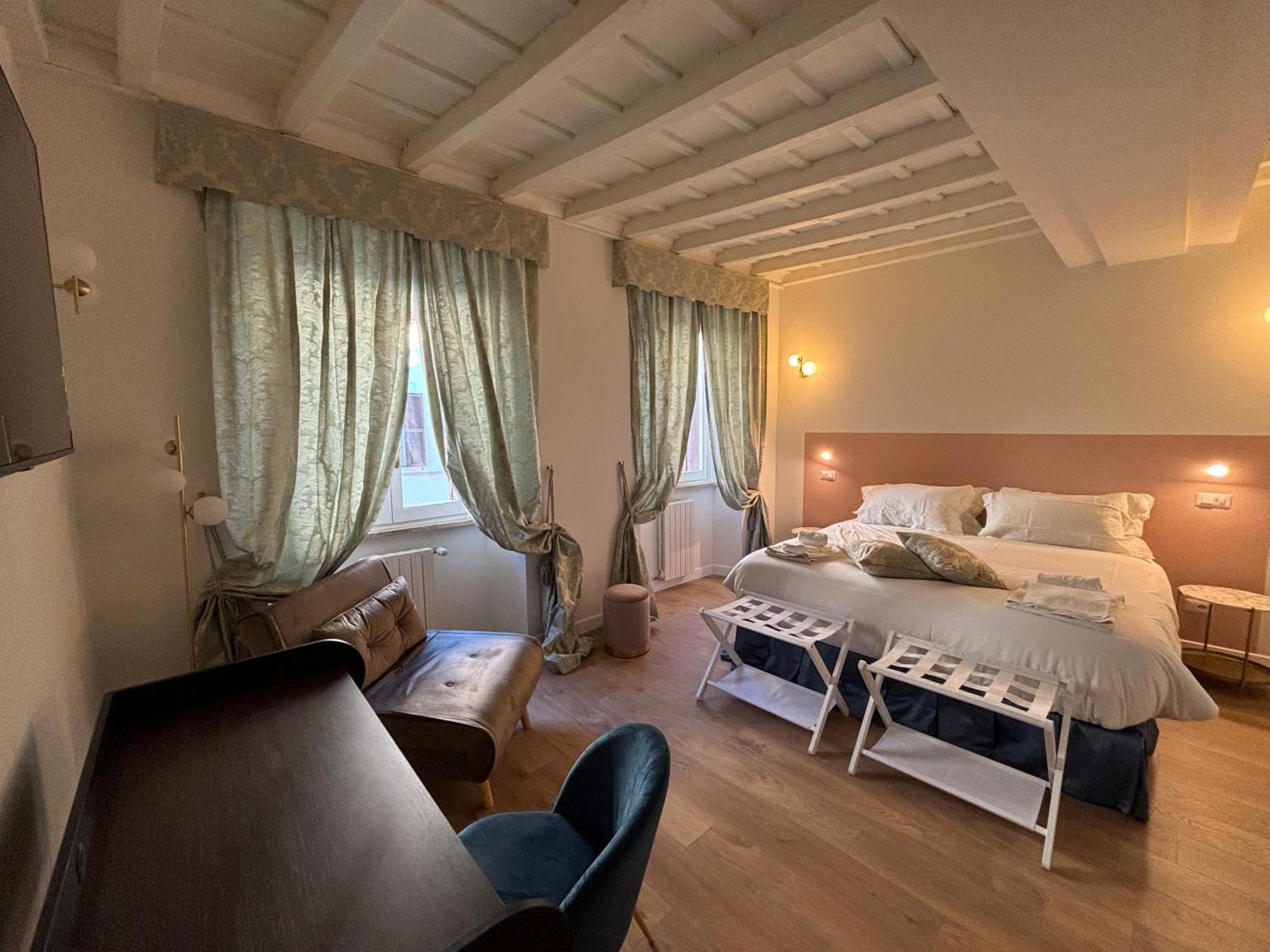 Paolina Place * Roma
