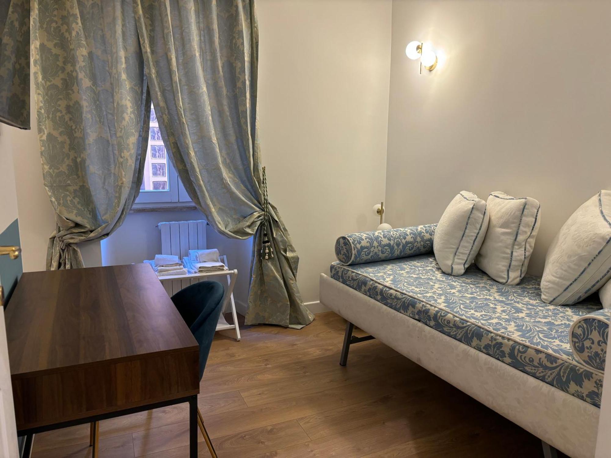 Paolina Place Roma